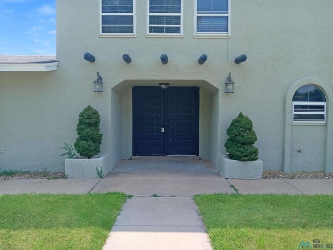 Building Photo - 1710 Fairway Terrace