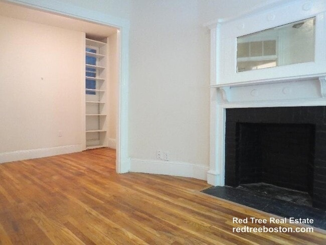 Building Photo - 49 St Germain St