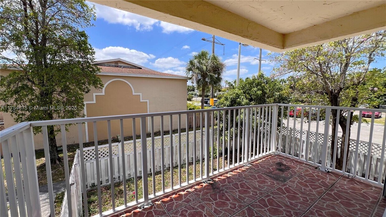 Primary Photo - 4670 NW 79th Ave