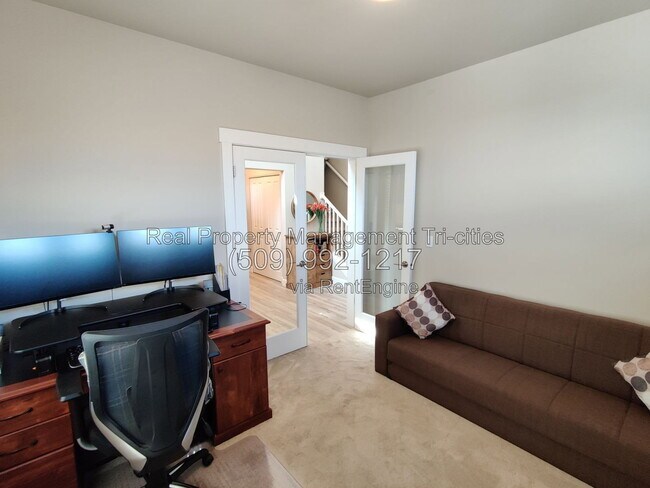 Building Photo - 1108 S Kansas Pl