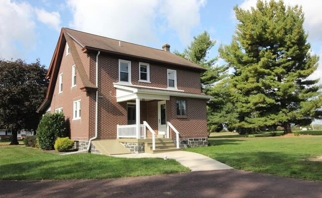 Building Photo - 479 Allentown Rd