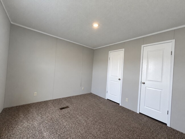 Building Photo - 39500 Warren Rd