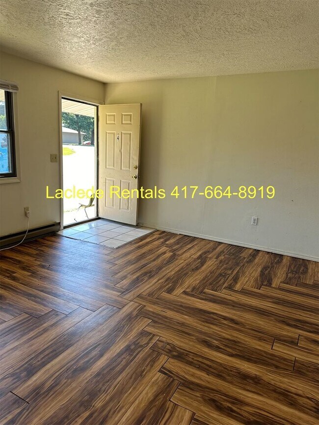 Building Photo - 2 BEDROOM 1 BATHROOM APARTMENT FOR RENT