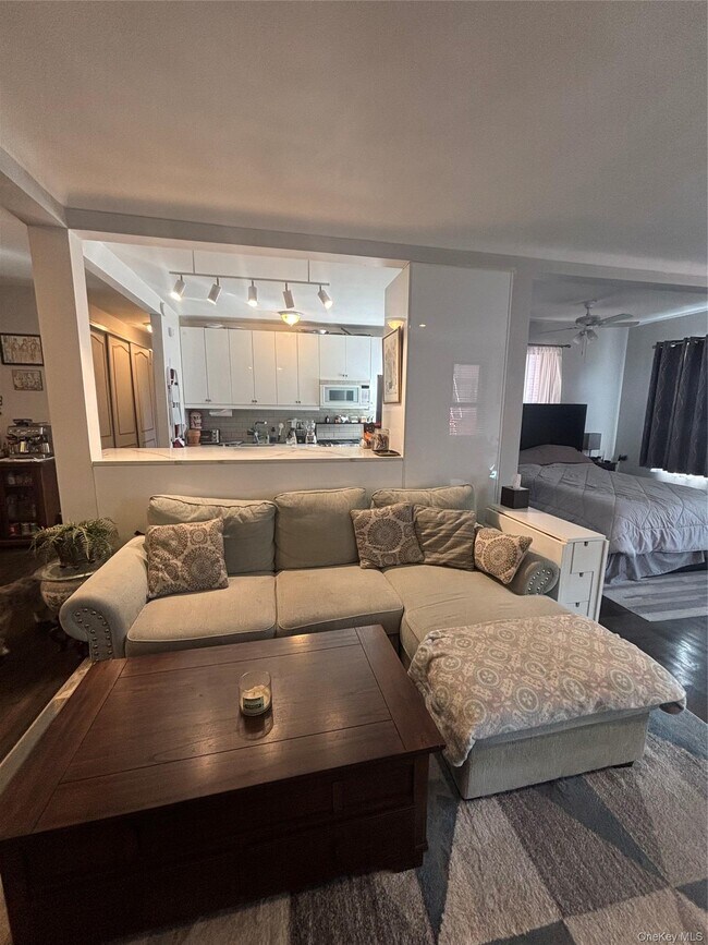 Foto del edificio - 77-11 35th Ave