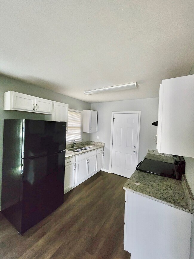 Building Photo - 1633 29th Street Ensley