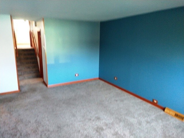 Building Photo - 15330 Kilpatrick Ave