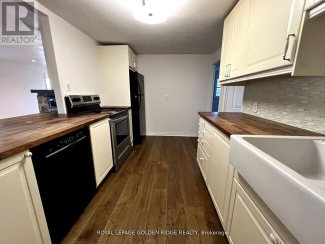 Building Photo - 367 Hollywood Dr