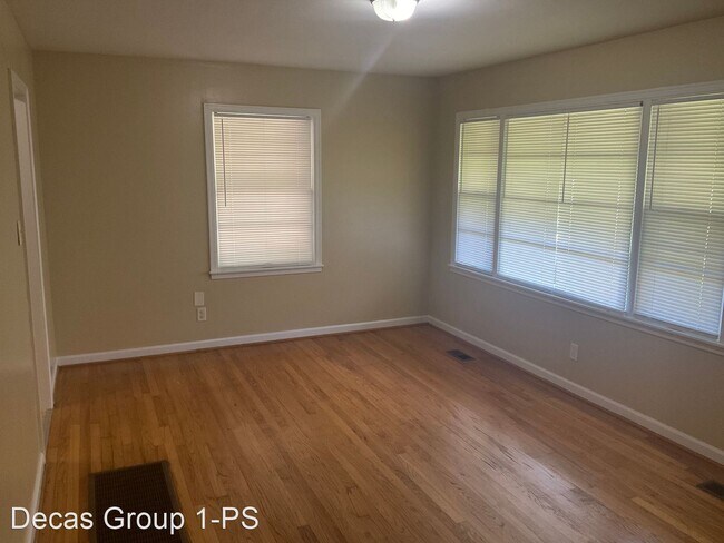 Building Photo - 3 br, 1 bath House - 512 Annie Laura Dr.