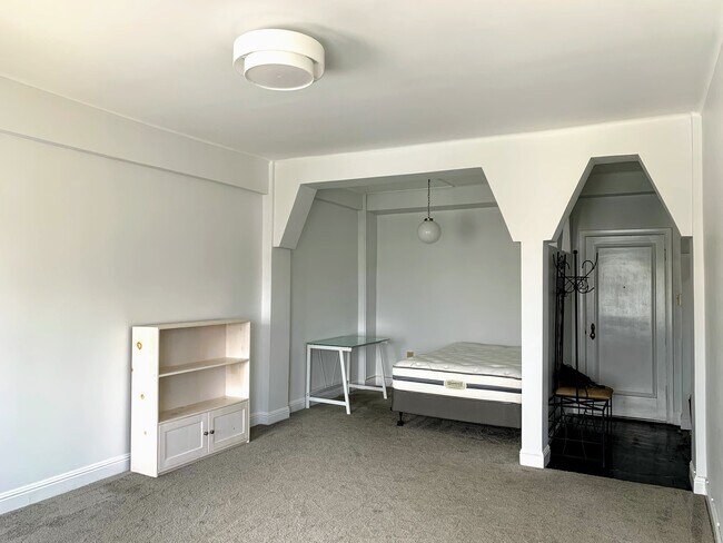 Foto del edificio - 631 O'Farrell St