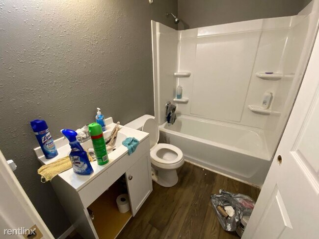 Foto del edificio - 3 br, 1 bath House - 304 East Brown St