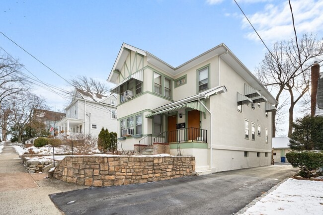 Building Photo - 441 W Anderson St