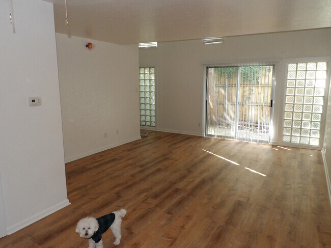 Building Photo - 4319 Buena Vista St