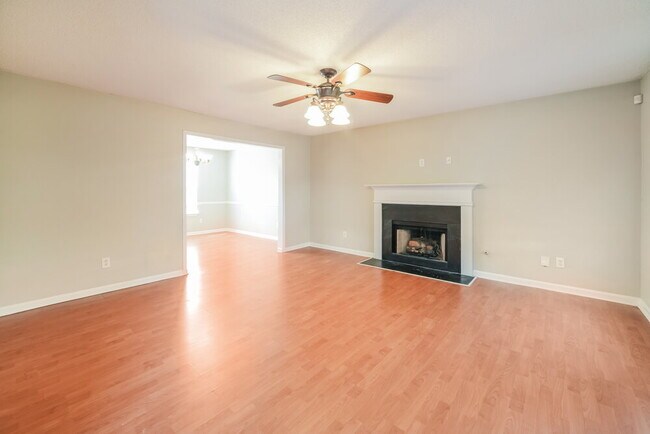 Foto del edificio - 5442 Beaver Lake Dr SW