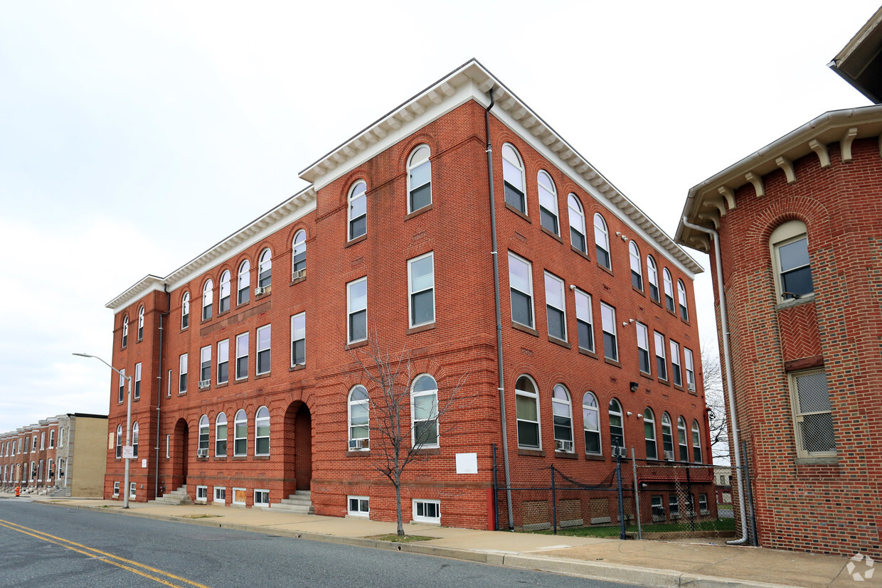 Foto principal - 1431 N Carey St