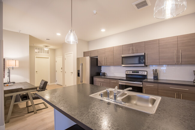 2BD, 2BA - Cocina - Shiloh Commons