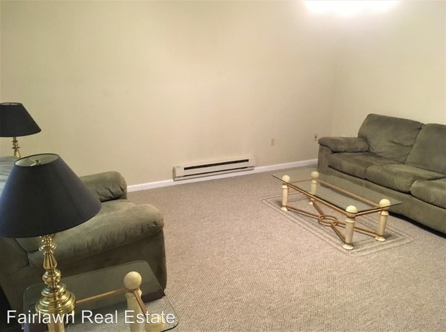 Building Photo - 1 br, 1 bath Apartment - 209 W Griggs St.