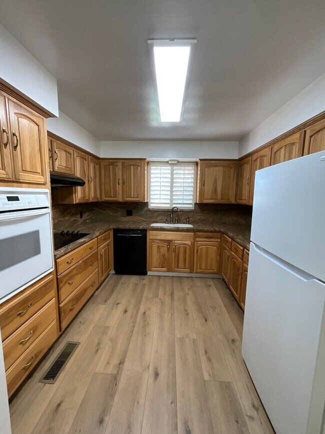 Foto del edificio - Beautiful Home in Established Fresno Neigh...