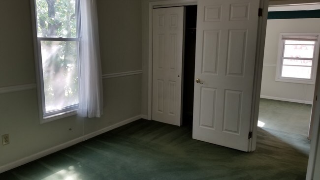 Foto del edificio - 631 N Walnut St