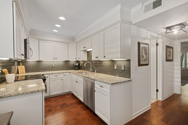 Foto del edificio - 1 Bedroom Condo - Ready to Move In.