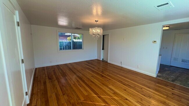 SALA/COMEDOR - 5523 San Pablo Dam Rd