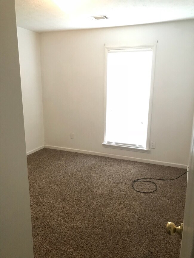 Foto del edificio - 6524 Taylor Ridge Rd