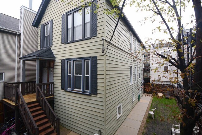 Building Photo - 3050 N Seminary Ave