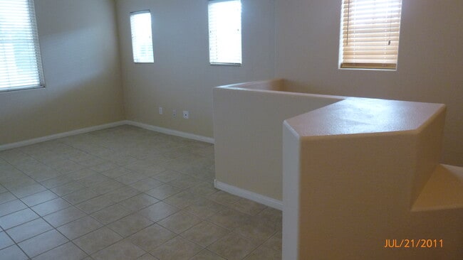 Building Photo - 6146 Pine Villa Ave