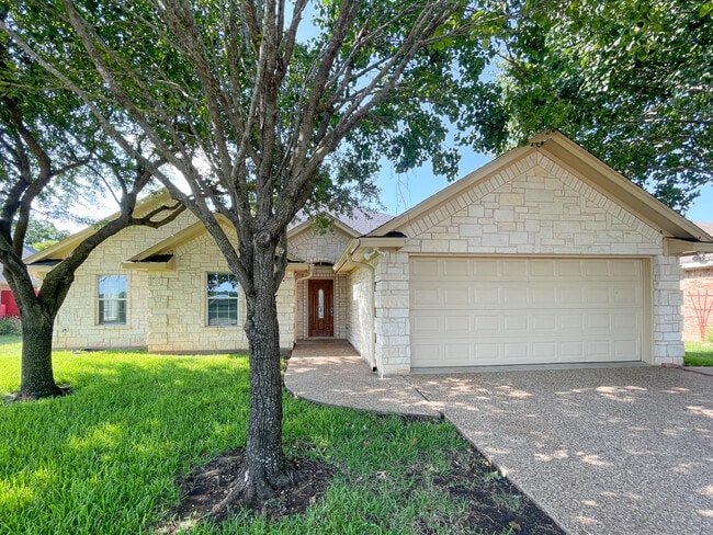 Building Photo - 109 Red Oak Rd