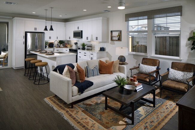 Building Photo - Sierra Vista