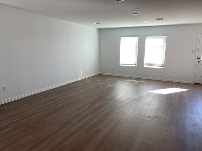 Foto del edificio - 18118 Rockvine Dr