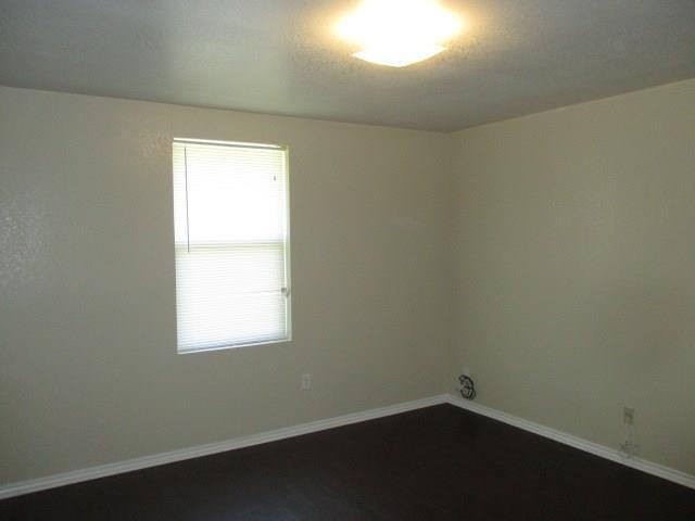 Building Photo - 3/2/2 Old Granbury Estates! Very nice home...