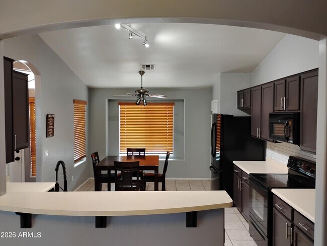 Foto del edificio - 6238 S Cottonfields Ln
