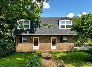 Building Photo - 918 S Crest Rd