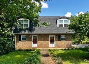 Building Photo - 918 S Crest Rd