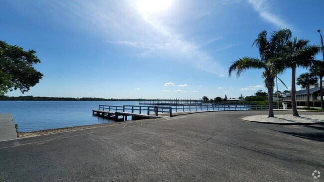 Building Photo - 2407 Pier Dr
