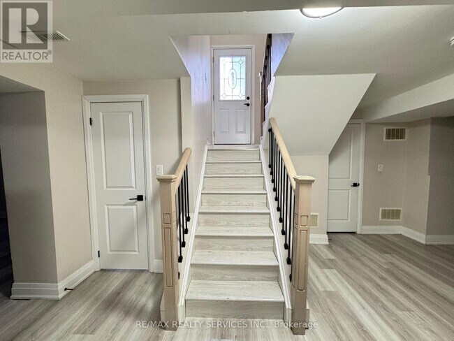 Photo du bâtiment - 52 Centre St N