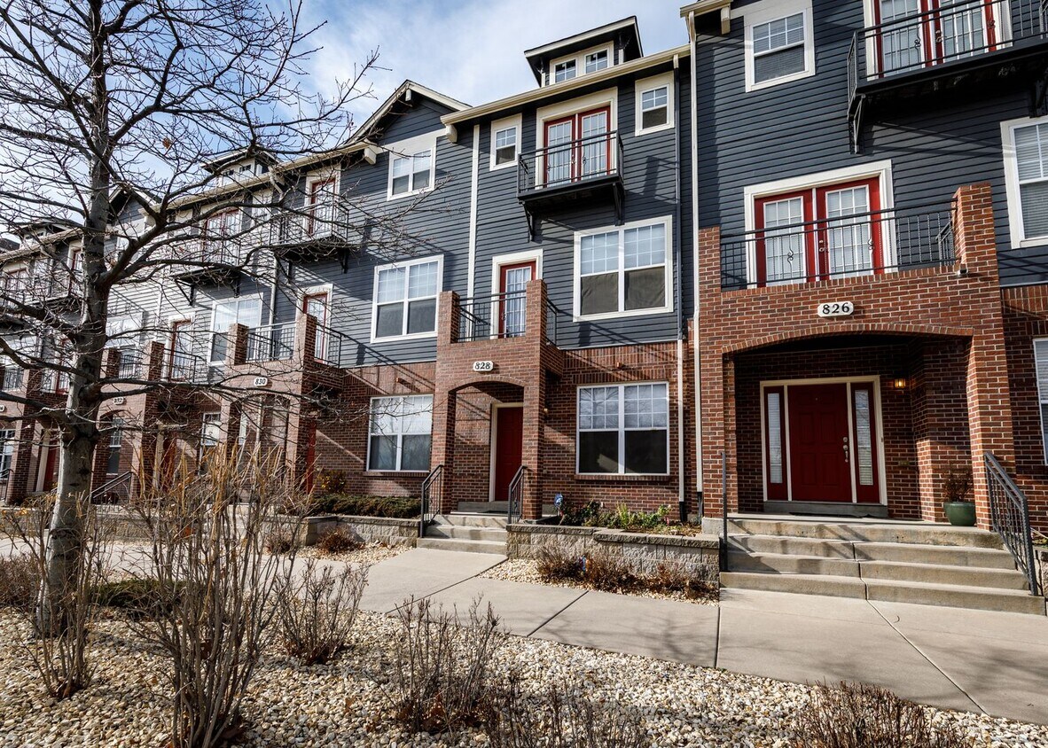 Fully Furnished Downtown 2 Bed, 4 Bath Executive Townhouse - Fully Furnished Downtown 2 Bed, 4 Bath Executive Townhouse