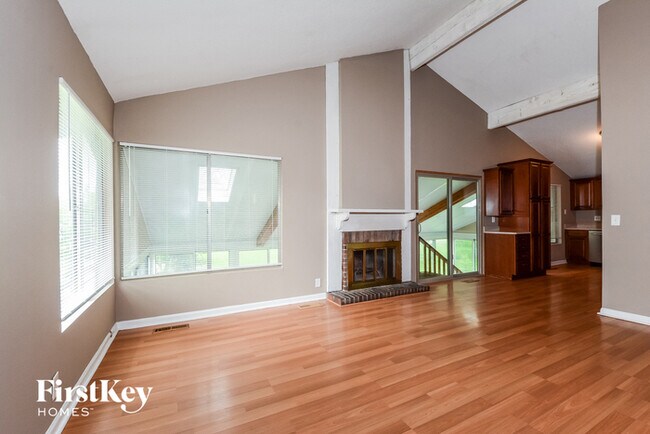 Building Photo - 1650 Woodman Dr