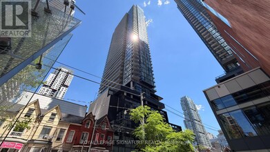 Building Photo - 290 Adelaide St W