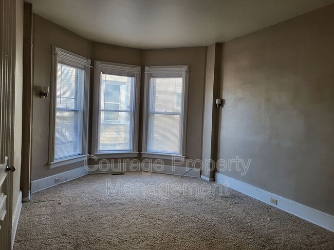 Building Photo - 410 Maple Ave