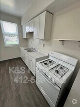 Building Photo - 527 Marwood Ave