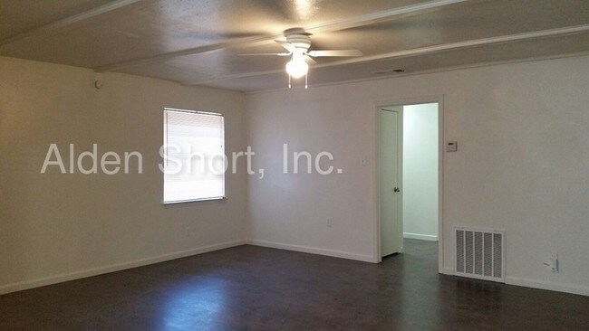 Building Photo - 1518 McDonald Dr