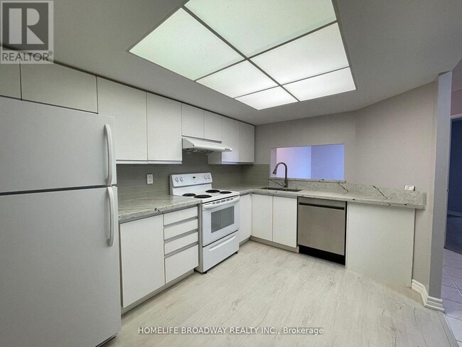 Building Photo - 350 Alton Towers Cir