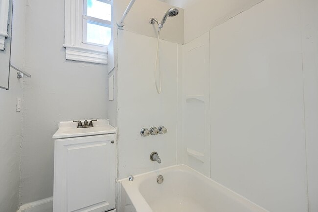 Building Photo - 400 N Hilton St