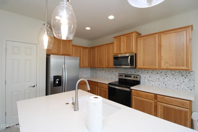 Building Photo - 26996 W Adam Ave