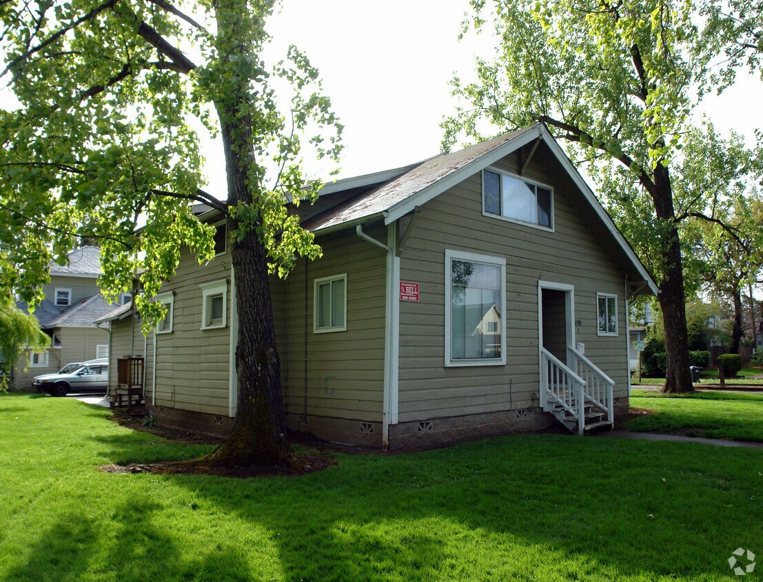 Building Photo - 1591 High St
