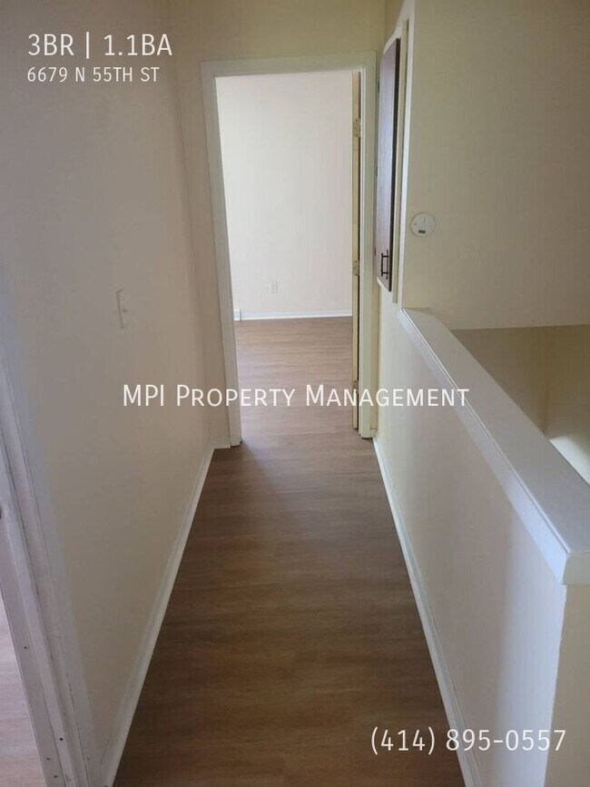 Foto del edificio - 6679 N 55th St