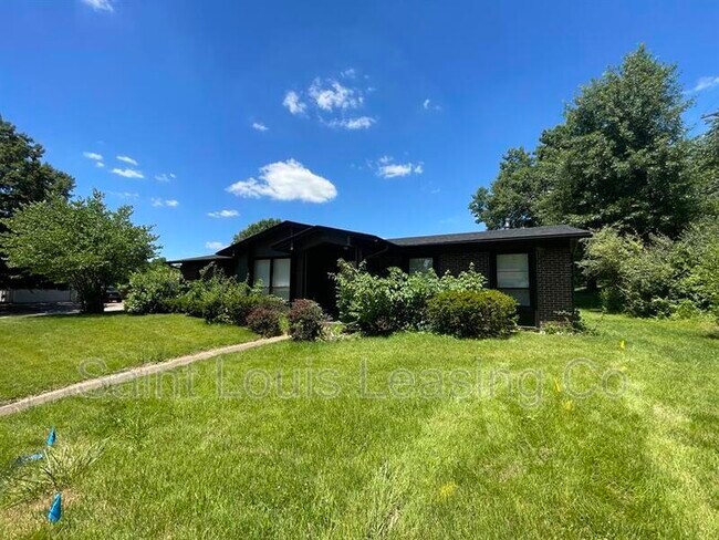 Building Photo - 6545 Los Cimas Dr