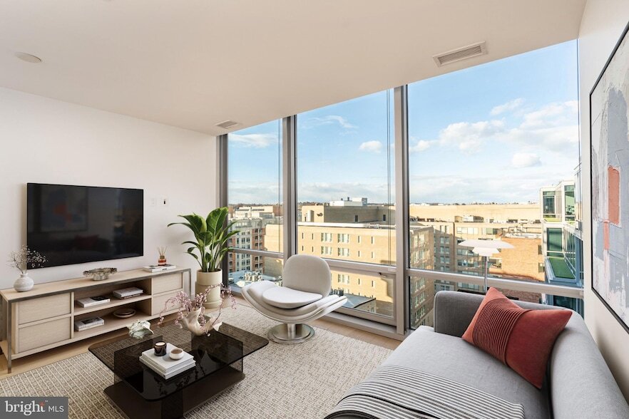 Foto principal - 1110 23rd St NW