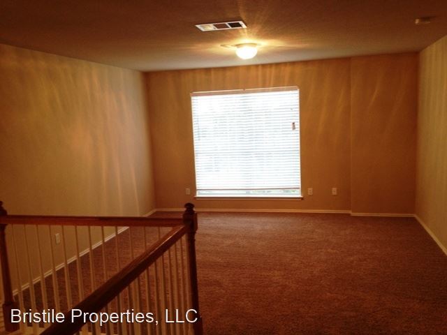 Building Photo - 3 br, 2.5 bath House - 10804 Strand